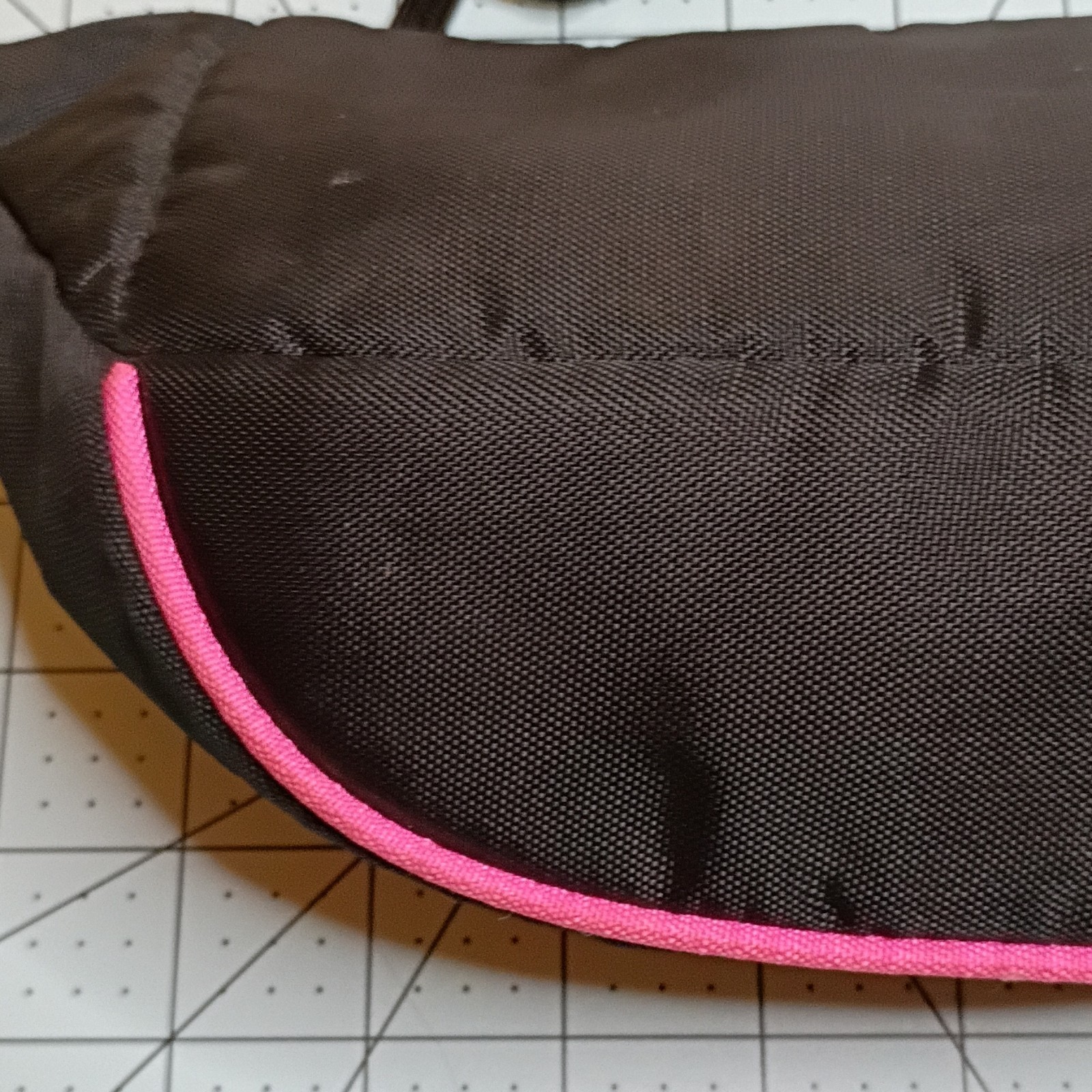 VTG Nintendo Game Boy Fanny Pack Travel Carry Case Black/Pink Zipper Adjustable