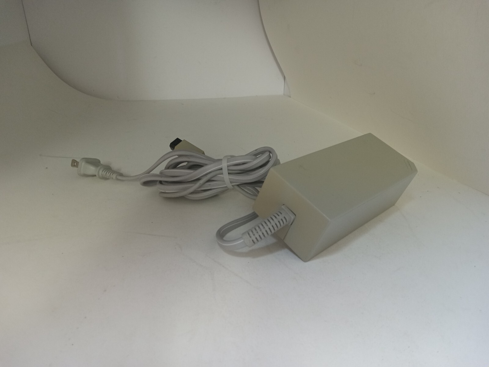 Genuine Official OEM Nintendo Wii Power Supply AC Adapter Cord RVL-002 Z8