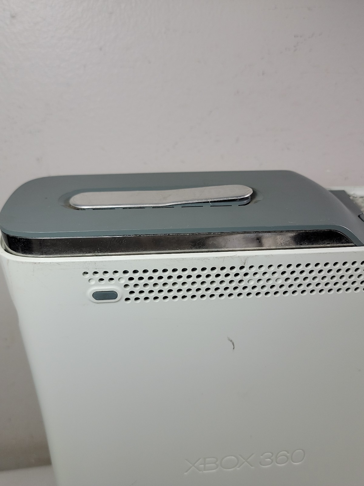 X-BOX 360 CONSOLE (UNTESTED, AS IS, PART OR REPAIR)