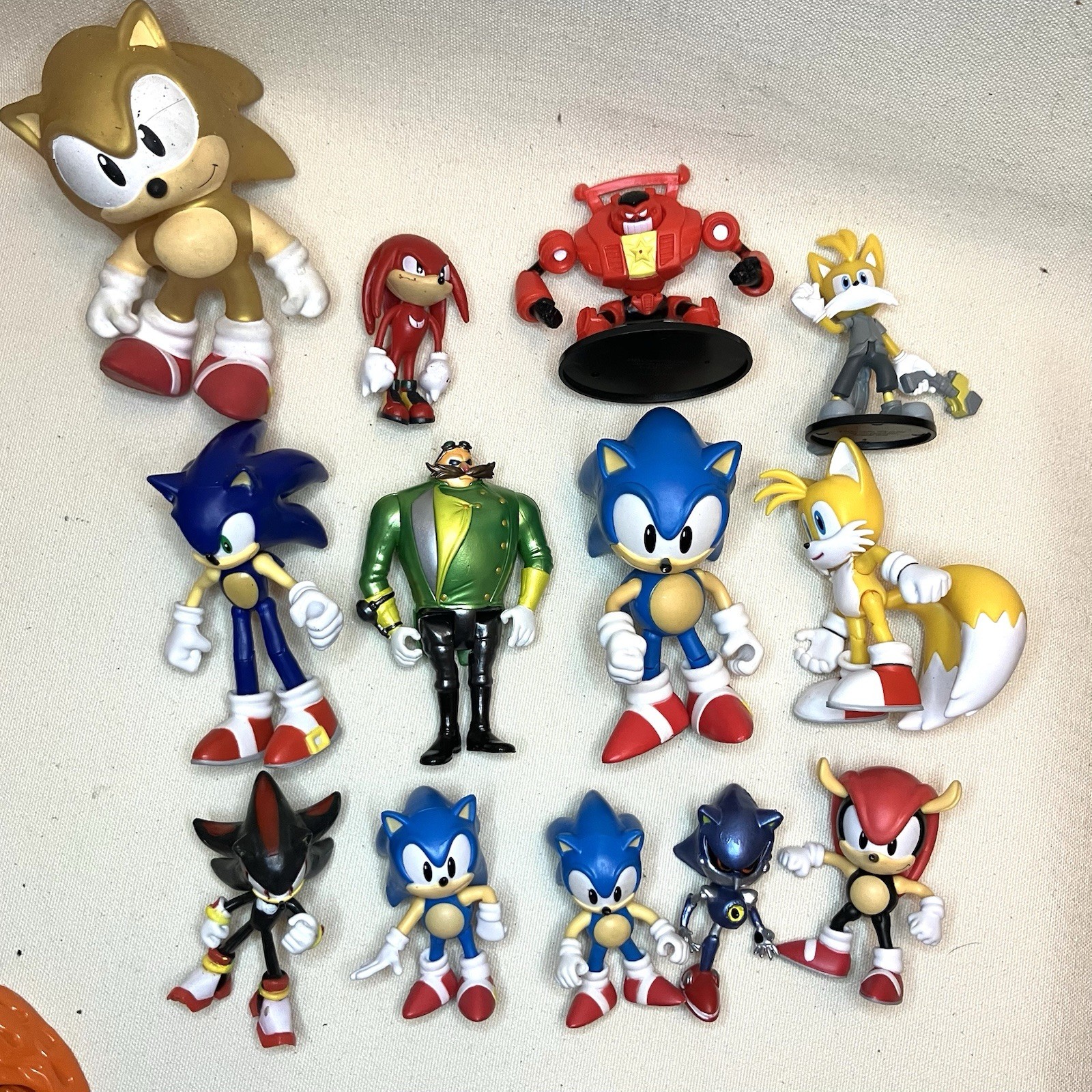 Sega Sonic The Hedgehog Mixed Lot Of Toys, Figures & Collectibles