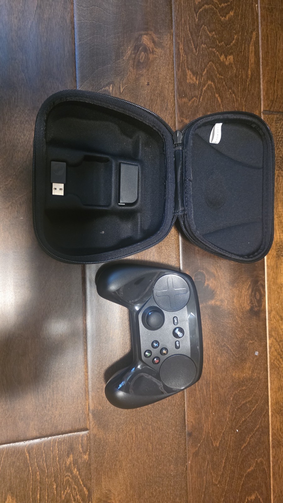 Steam Controller 2015 (1001) w/ Dongle and Case