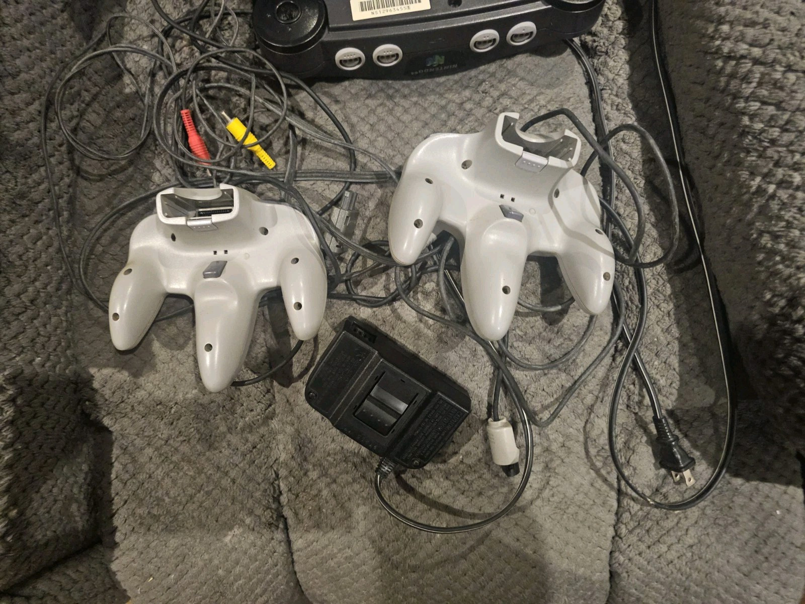 Nintendo 64 N64 Original System Console With 2 Original Controllers & Cords