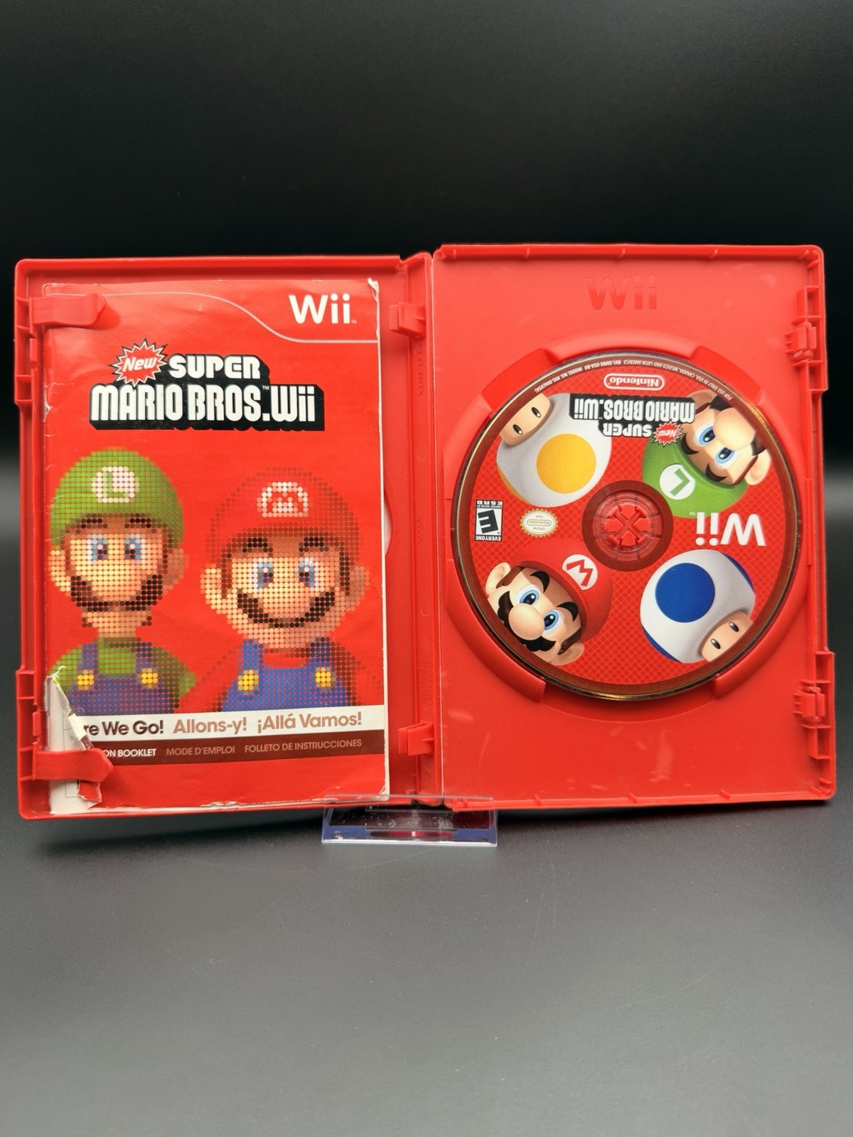 New Super Mario Bros. Wii (Nintendo Wii, 2009) Complete W/ Manual CIB Tested