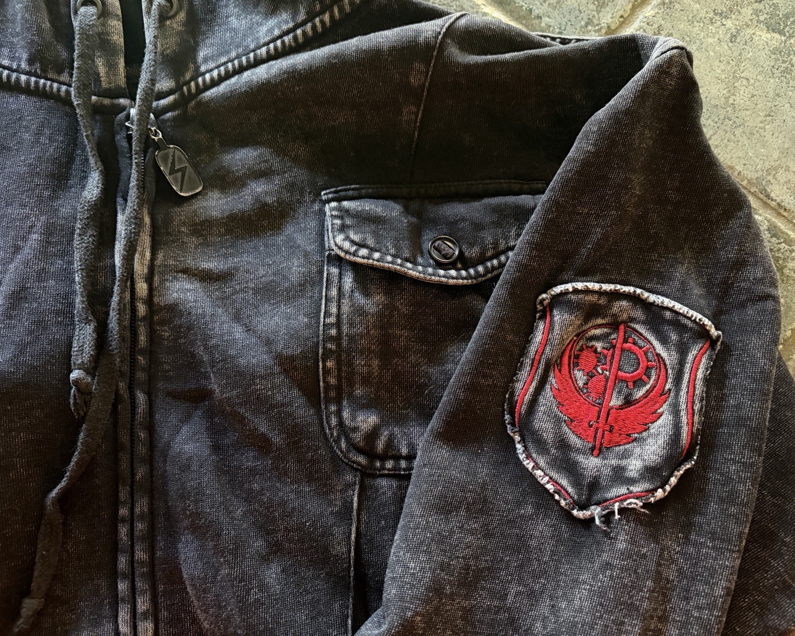 Fallout Brotherhood of Steel hoodie Jacket Bethesda 2016 gray/black medium used