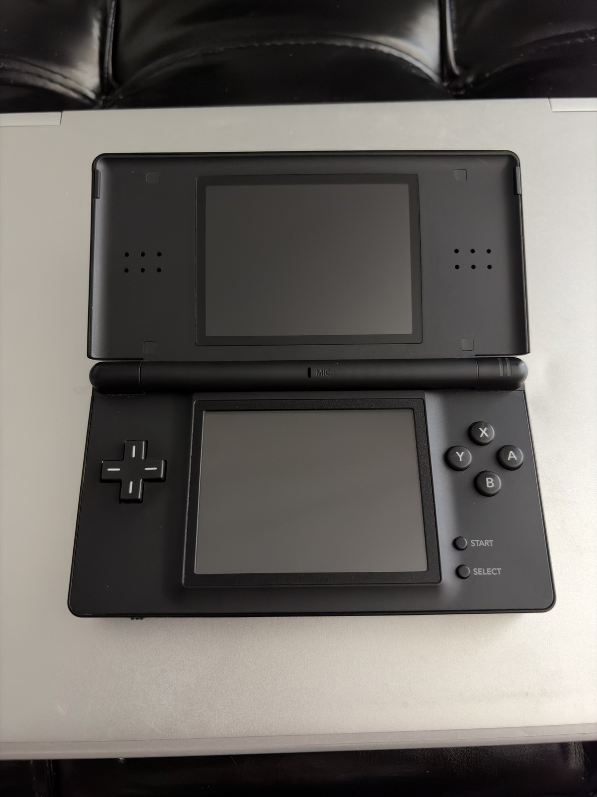 Nintendo DS Lite, Onyx, USG-001 – Complete in Box, Charger Included