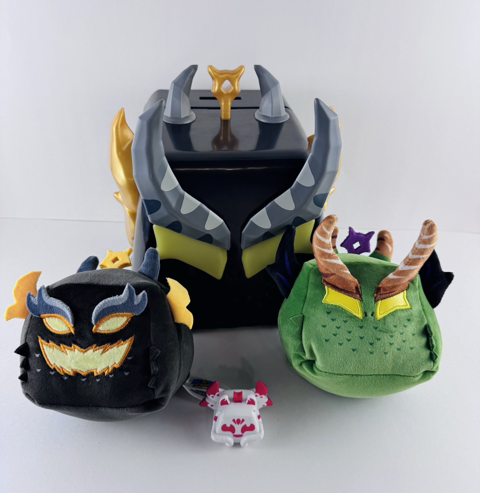 Blox Fruits Collector Bundle Dragon & Ember Plush & Kitsune & Storage Case