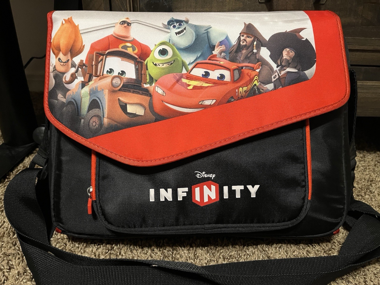 Disney Infinity Lot 6 Figures – Buzz, Jesse, Jack Sparrow, Crystals, Bag&cards!