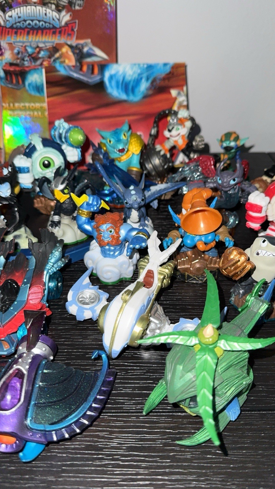 Lot Of 41 Skylanders Superchargers Light Core Chill Comic Poster Collector Guide