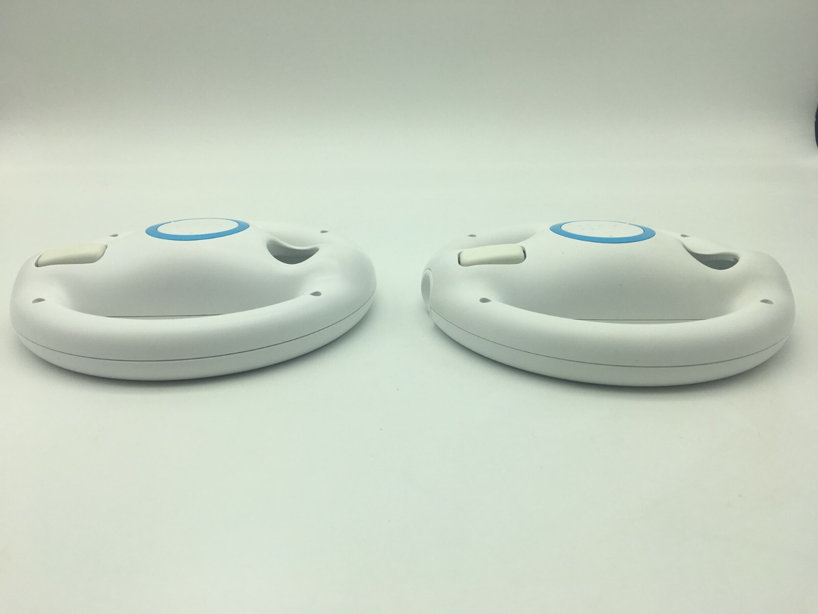 2 Nintendo Wii Racing Steering Wheel (RVL-024) – Official Mario Kart Accessory