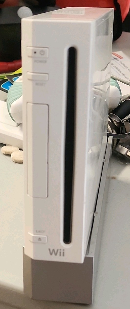 Nintendo Wii White Home Console w/ Wi-Fi, Sensor Bar, AV Composite RCA Cable