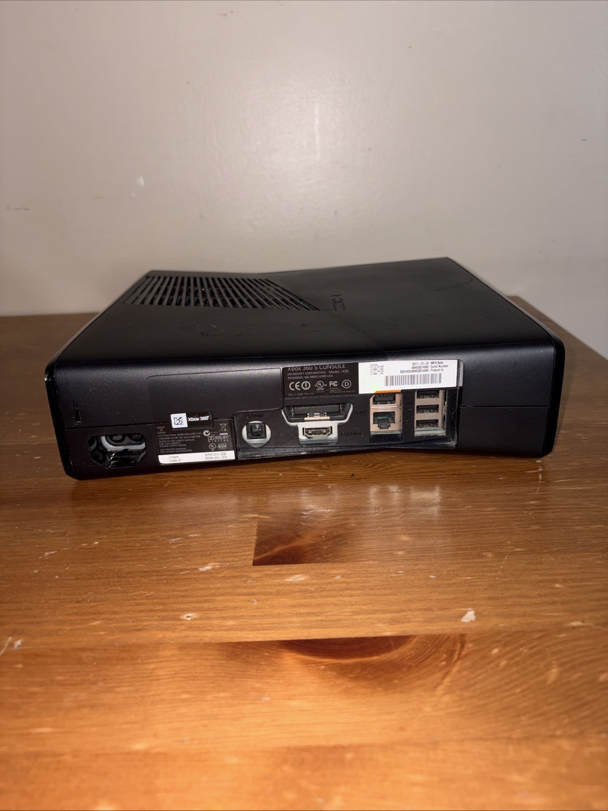 Microsoft Xbox 360 S 4GB Console only – Black (1439) – Tested/works