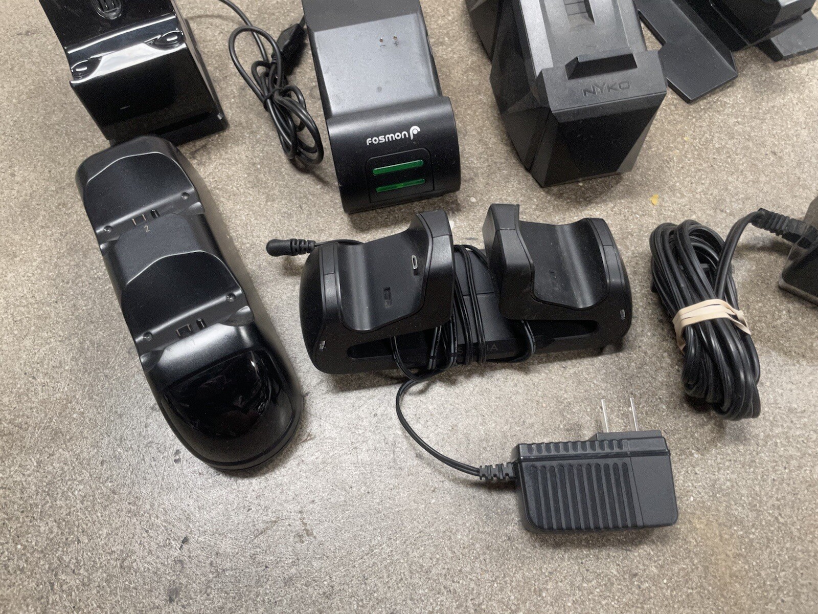 3rd Party Controller Charger Lot: PS4, Xbox 360, Wii & More