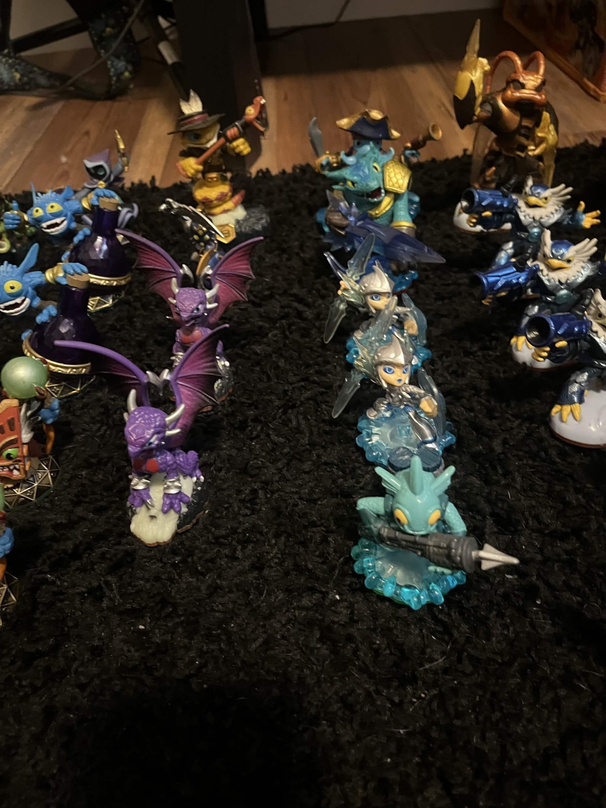 45 Skylander figures! 5 Magic items and 2 vehicles (Good condition and working!)