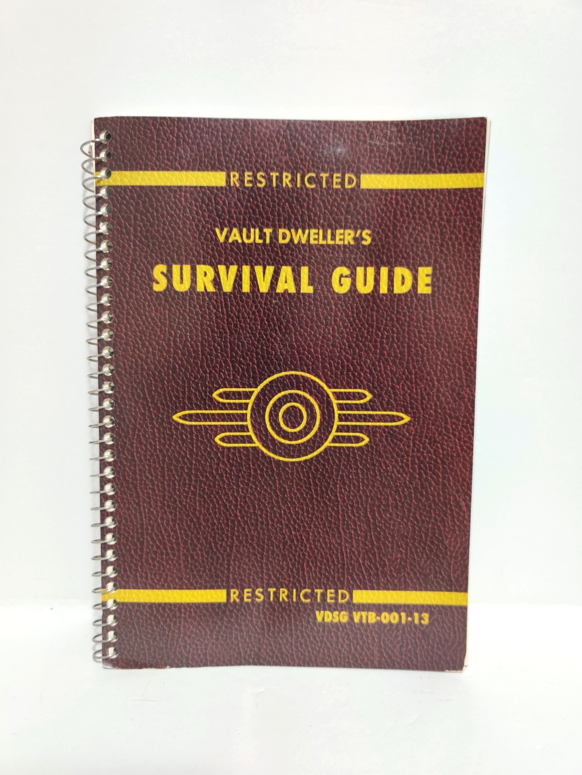 Fallout 1 Vault Dweller’s Survival Guide Game Manual (1997) Spiral Bound