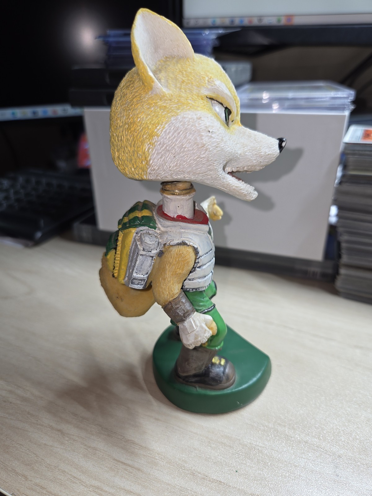 2002 Nintendo STARFOX Adventures Bobblehead Limited Edition – Broken fingers!