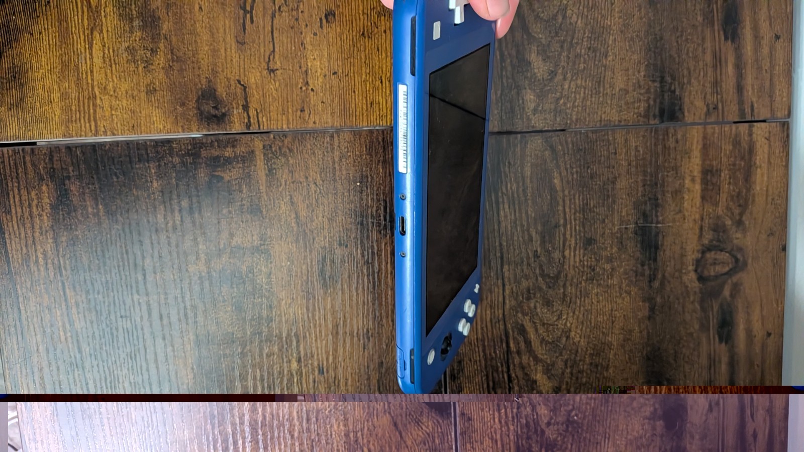 Nintendo Switch Lite Console – 32GB – Blue Indigo ONE THUMB STICK MISSING. works