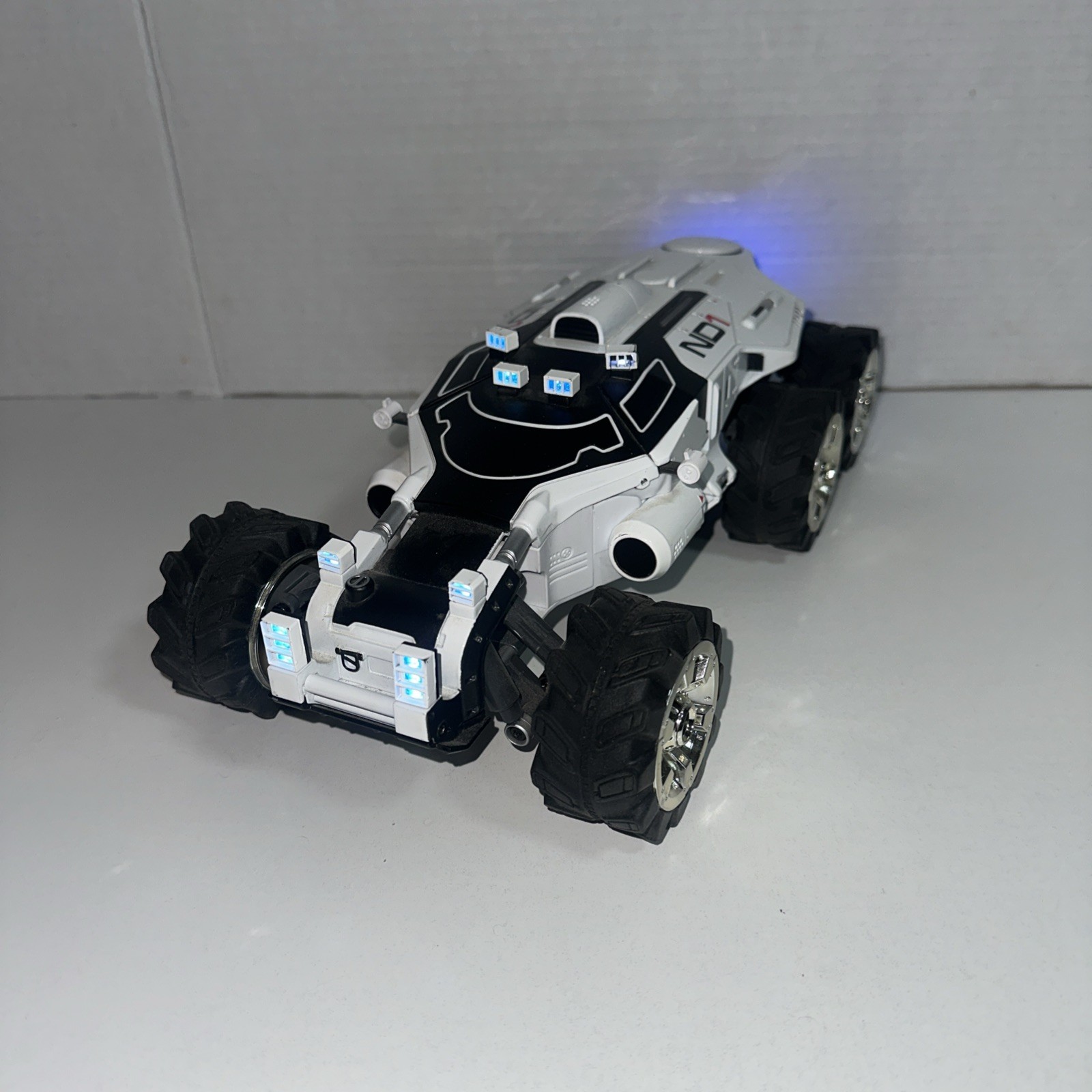 Mass Effect Andromeda Nomad ND1 Collector’s Edition Die Cast Replica Loose