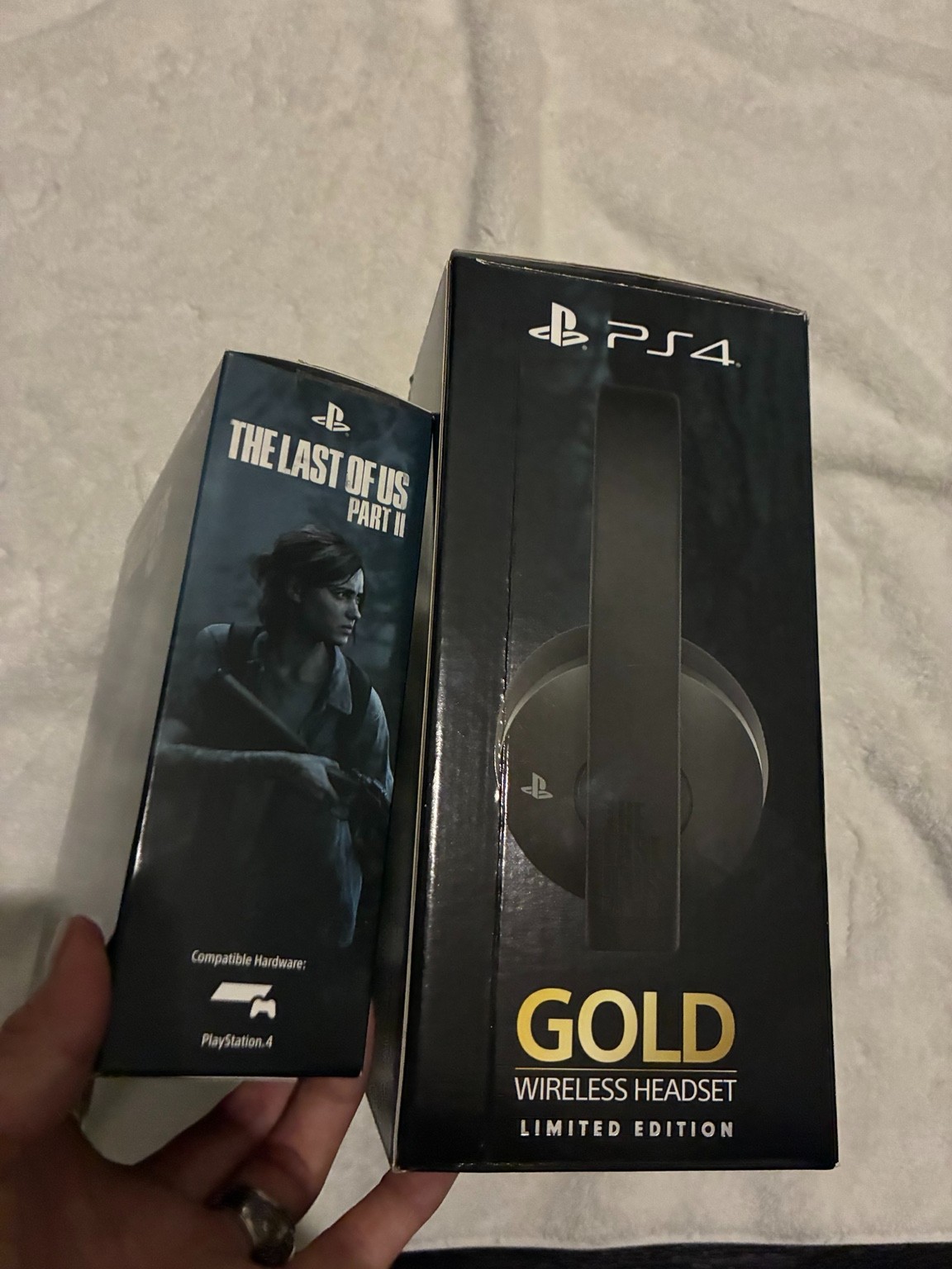 PS4 The Last of Us Part II Limited Edition Controller & Gold Headset