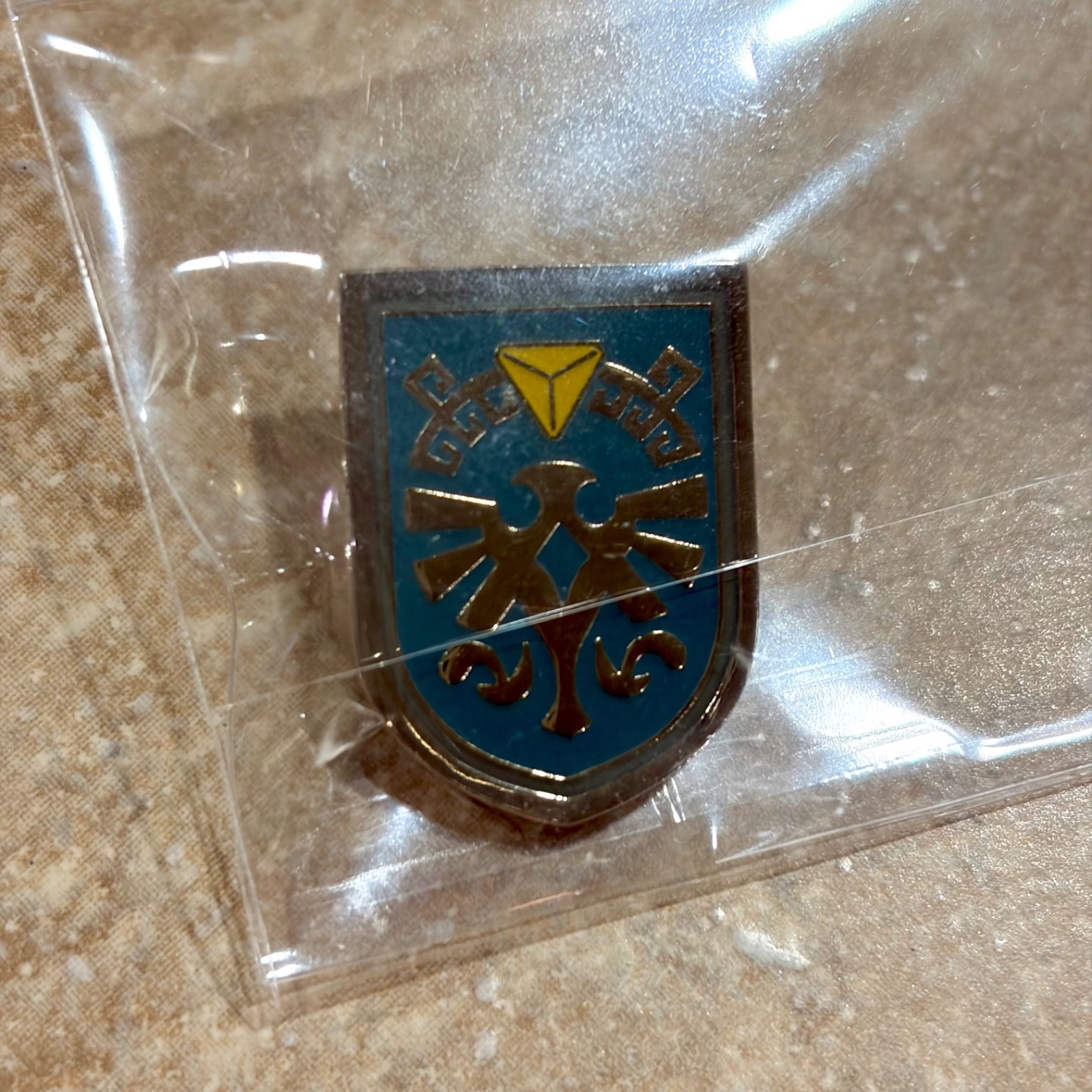The Legend of Zelda Shield Pin Badge Collection Set of 6 Capsule Toy Japan New