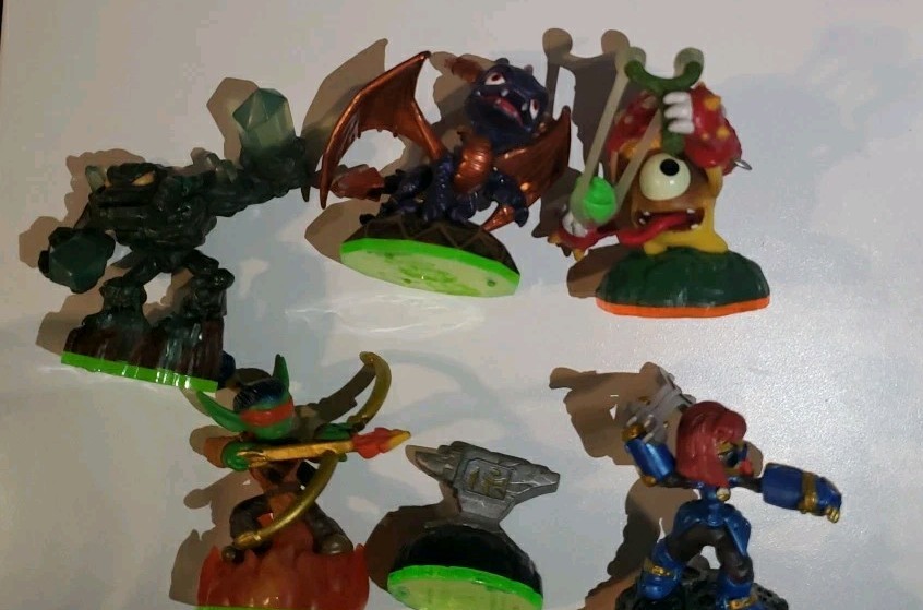 Skylanders And Skylanders Giants Mixed Lot Sprocket,spyro,flames lingerie,