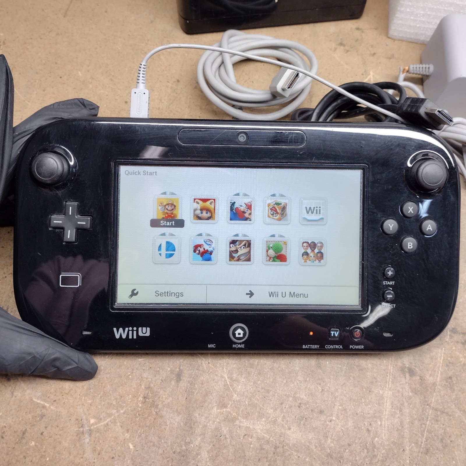 Nintendo Wii U Console WUP-101 & Game Pad WUP-010 Black w/ Cables & Dock – USED