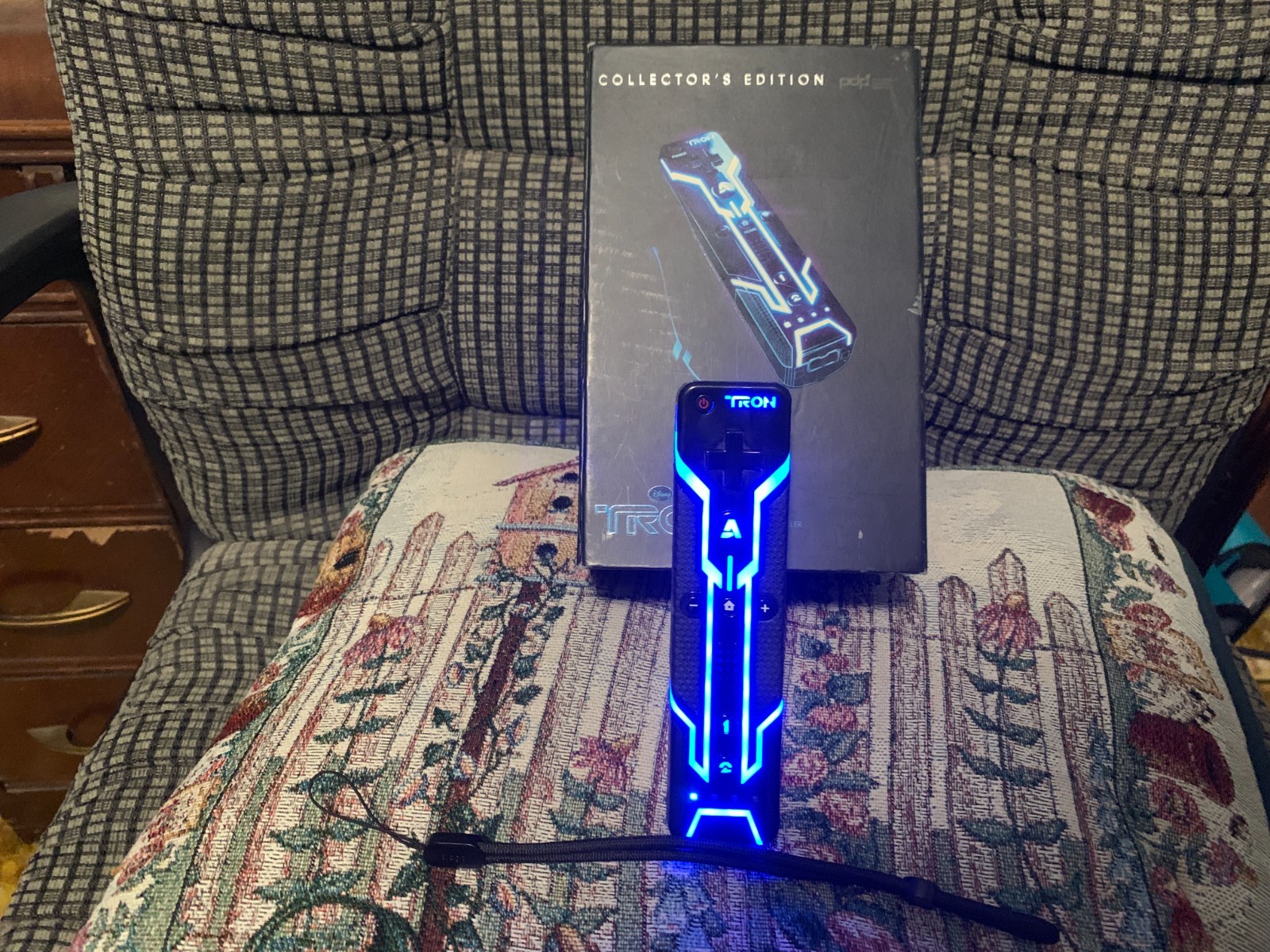 Tron Wii Remote Collectors Edition Nintendo Wii Controller 9083/20000 w/Box