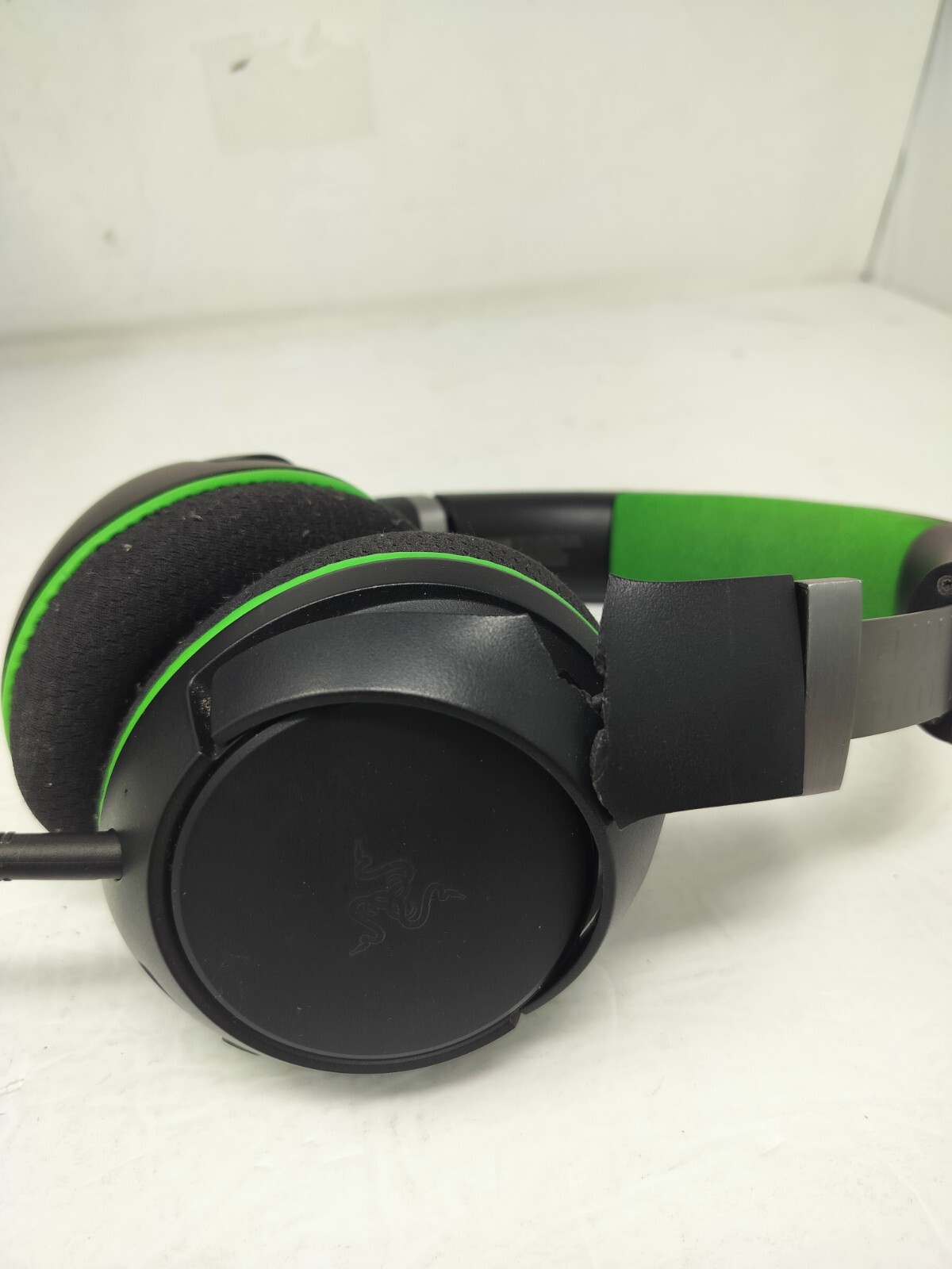 Razer Kaira Wireless Gaming Headset for Xbox Series X/S – Black/Green FOR PARTS