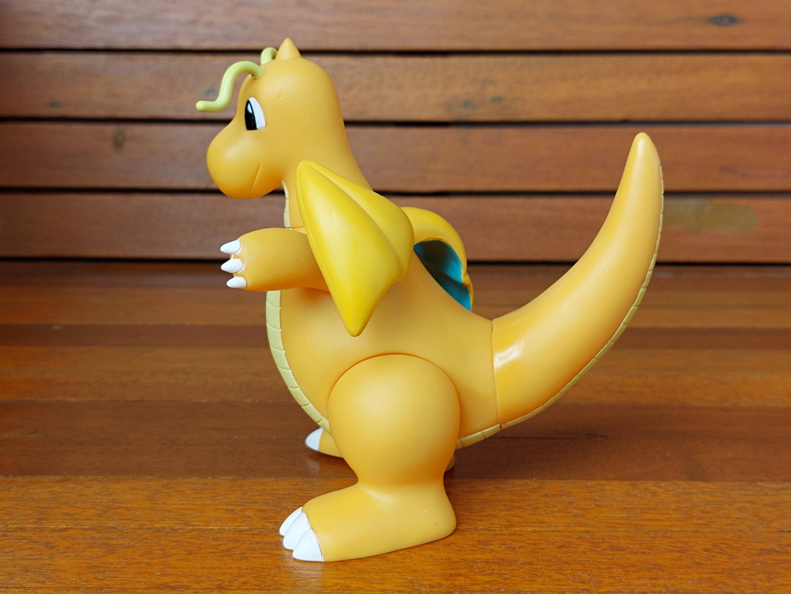 Dragonite Kairyu Pokemon Soft Vinyl DX Deluxe Figure Collection Tomy 1999 5.2in