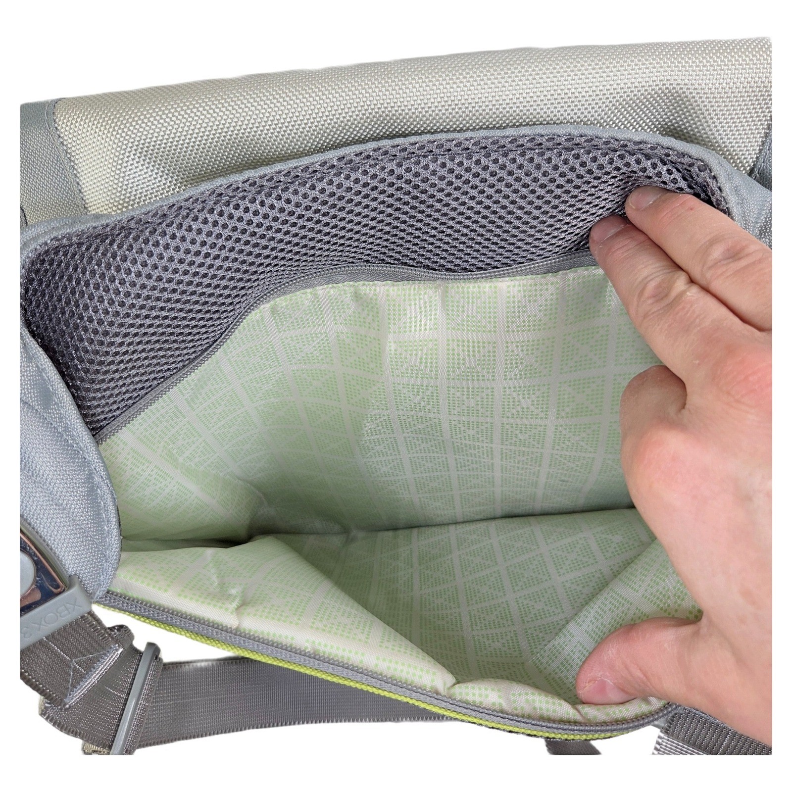 Xbox 360 Messenger Travel Bag Gray Planet 21 Padded Console Case Shoulder Strap