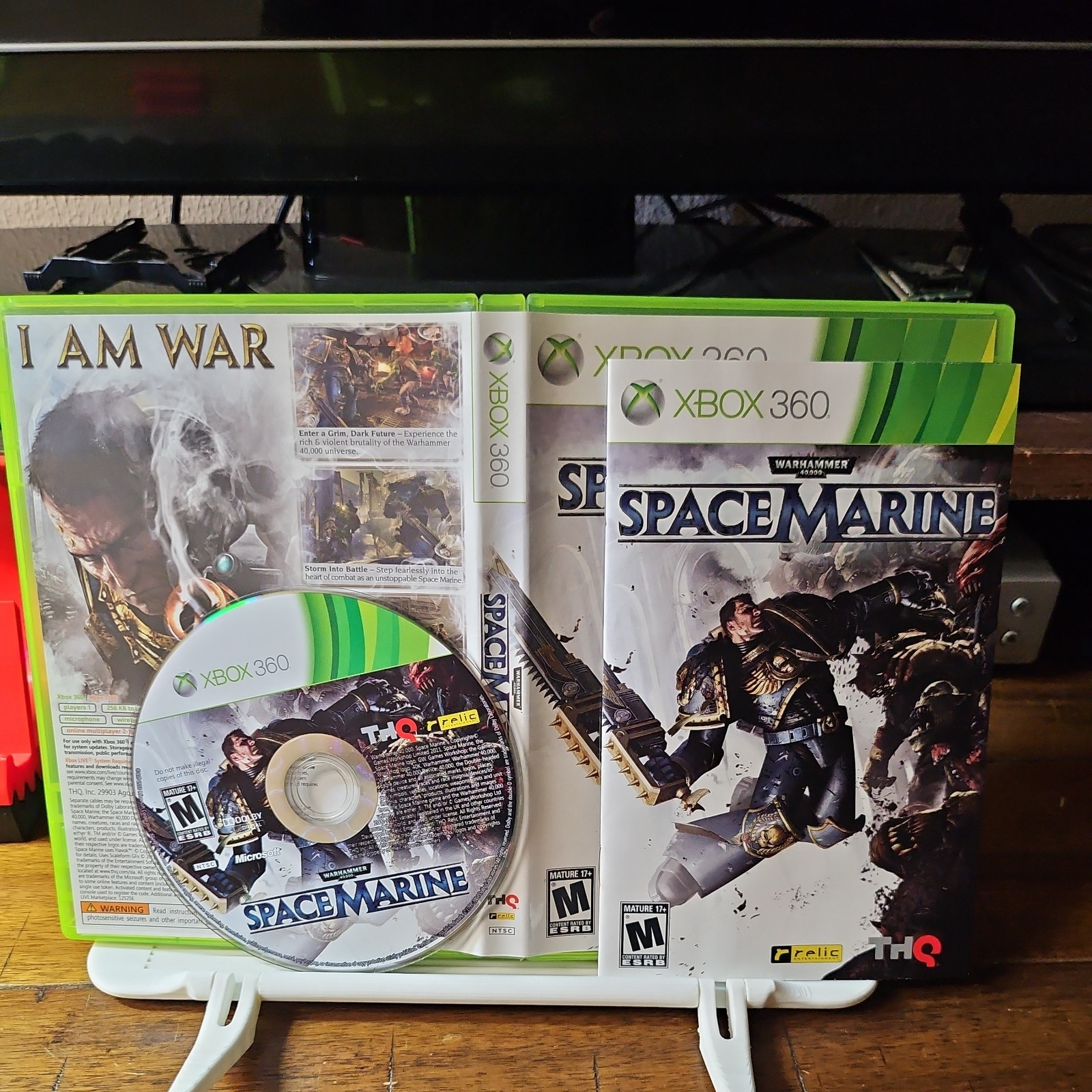 Warhammer 40,000: Space Marine (Xbox 360, 2011) COMPLETE! WORKS GREAT!