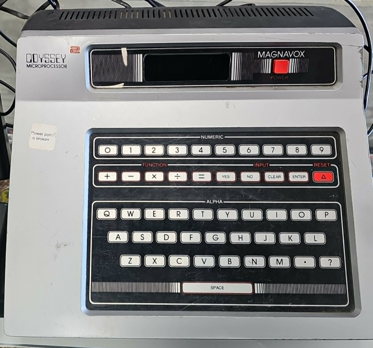 Magnavox Odyssey 2 Microprocessor Console With 2 Controllers Broken For Parts
