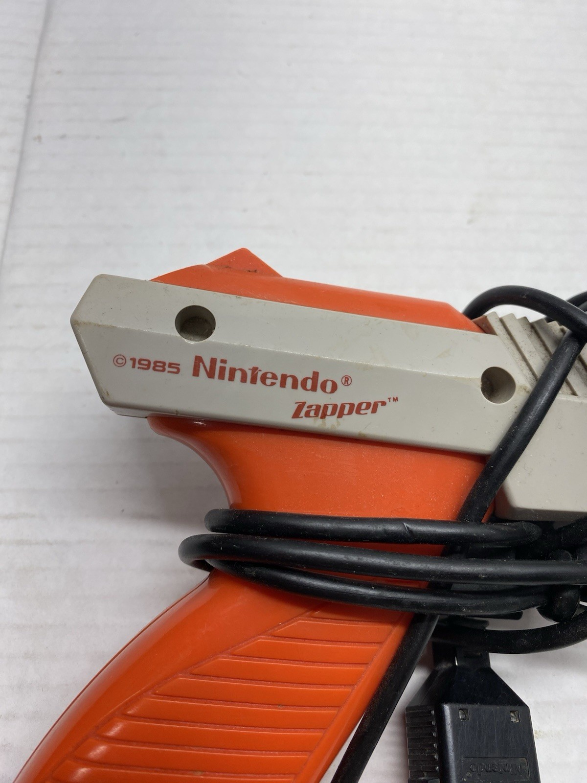 Original 1985 Nintendo NES Zapper Gun Authentic NES-005 Orange Tested & Working