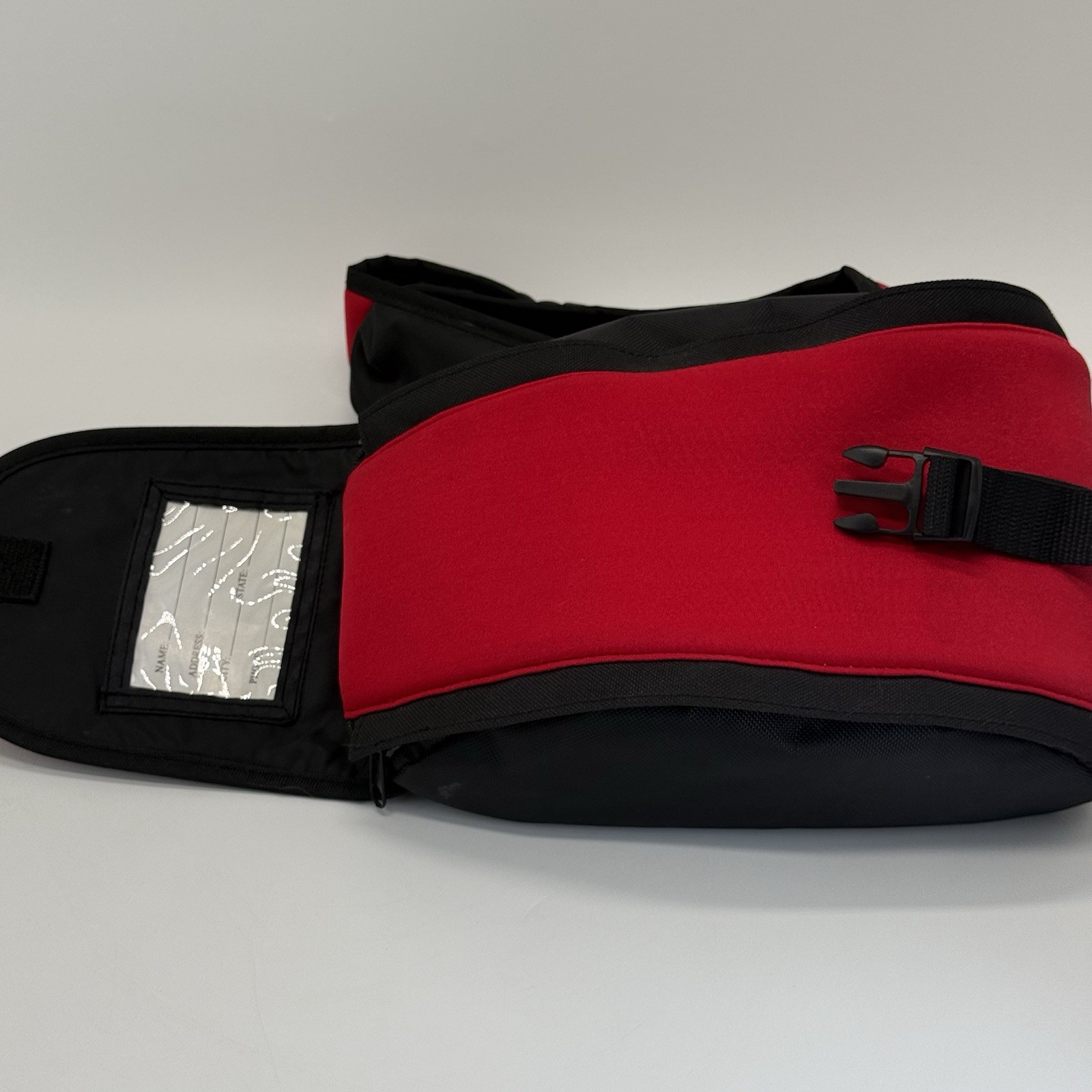 Disney Pixar The Incredibles Sling Bag for Nintendo Gameboy Mad Catz 2004
