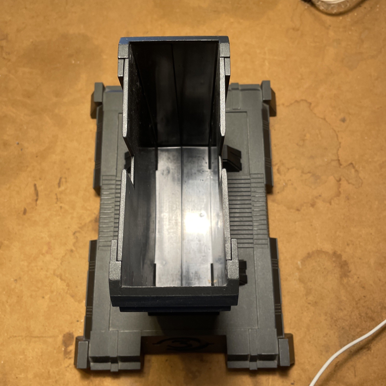 Halo Master Chief Helmet Light-Up Display Stand – Helmet Model for Halo Series