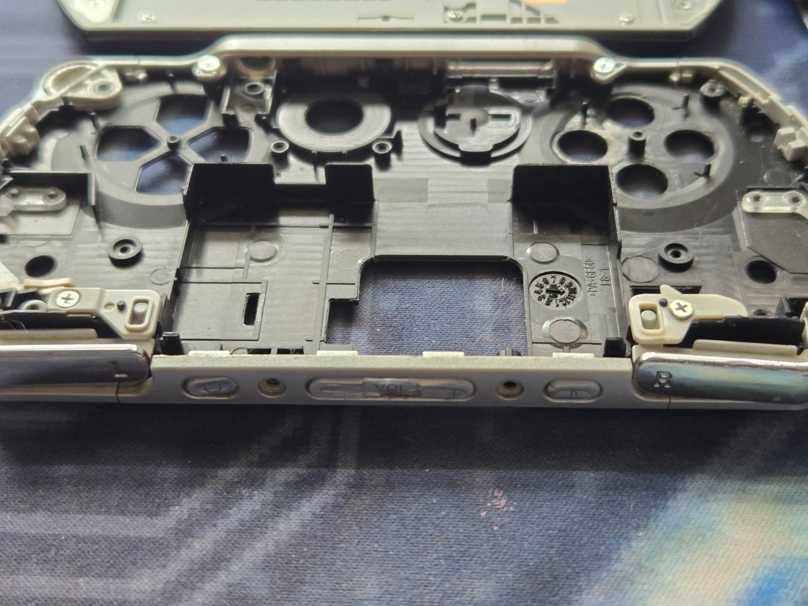 Sony PSP Go Genuine Original Shell, Screws, and Screen for Parts (#2)