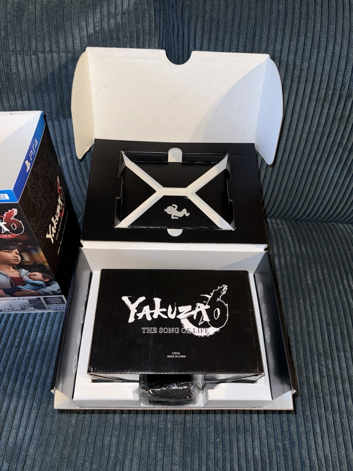Yakuza 6 The Song of Life After Hours Premium Edition PS4 OPEN MISSING ITEMS