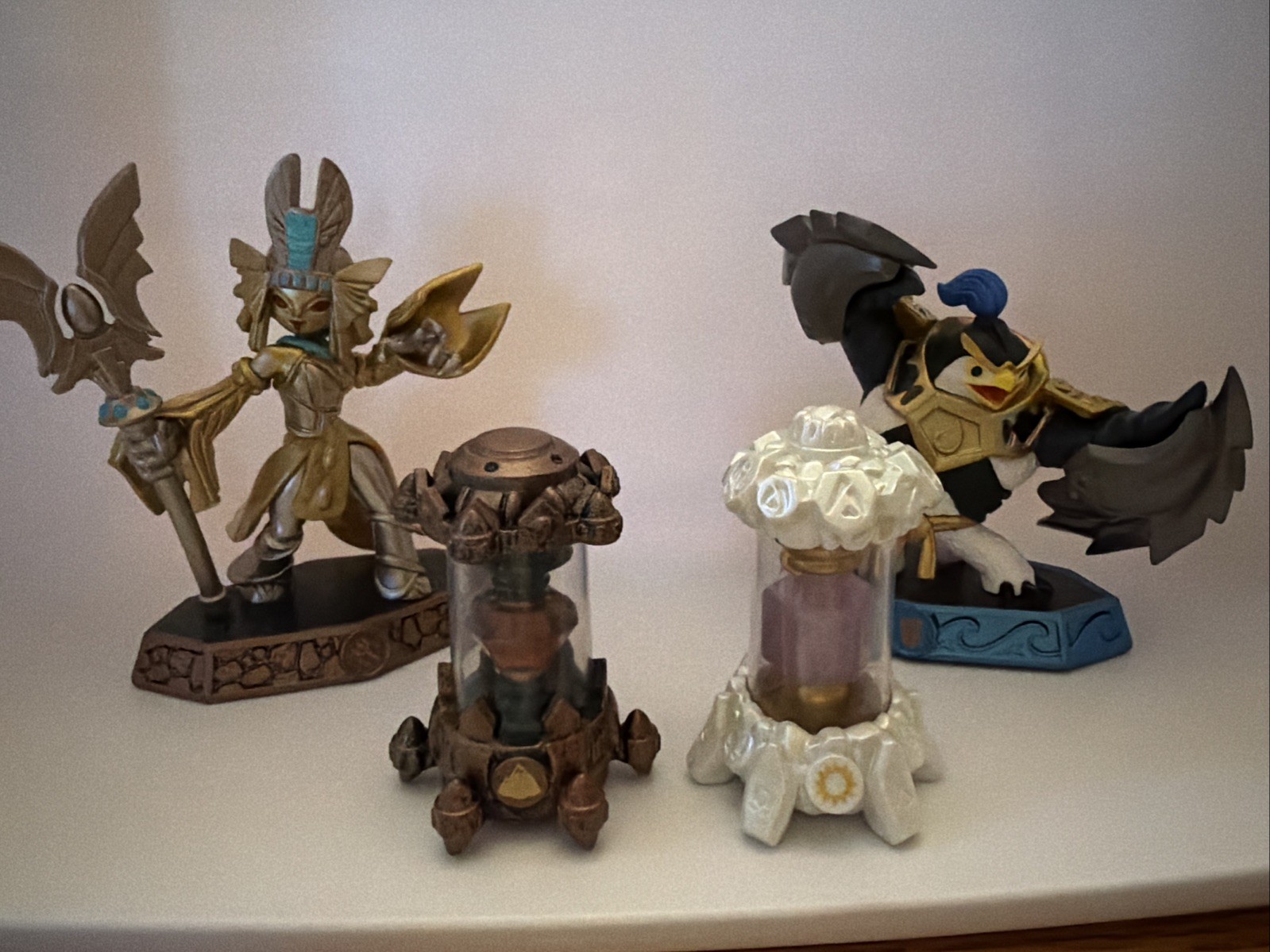 Skylanders Imaginators Lot Of 4: Master King Pen, Golden Queen, Crystals