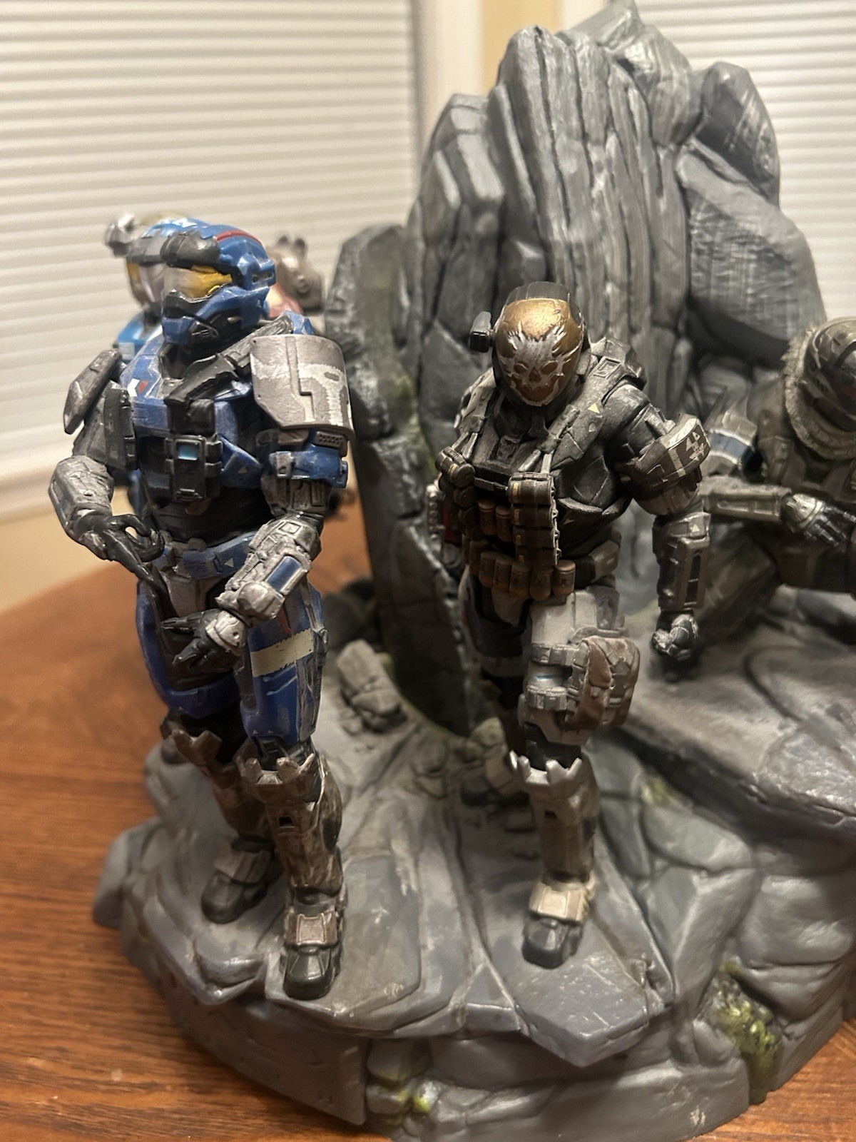 Halo Reach Legendary Edition Statue Noble (MISSING SOME WEAPONS)