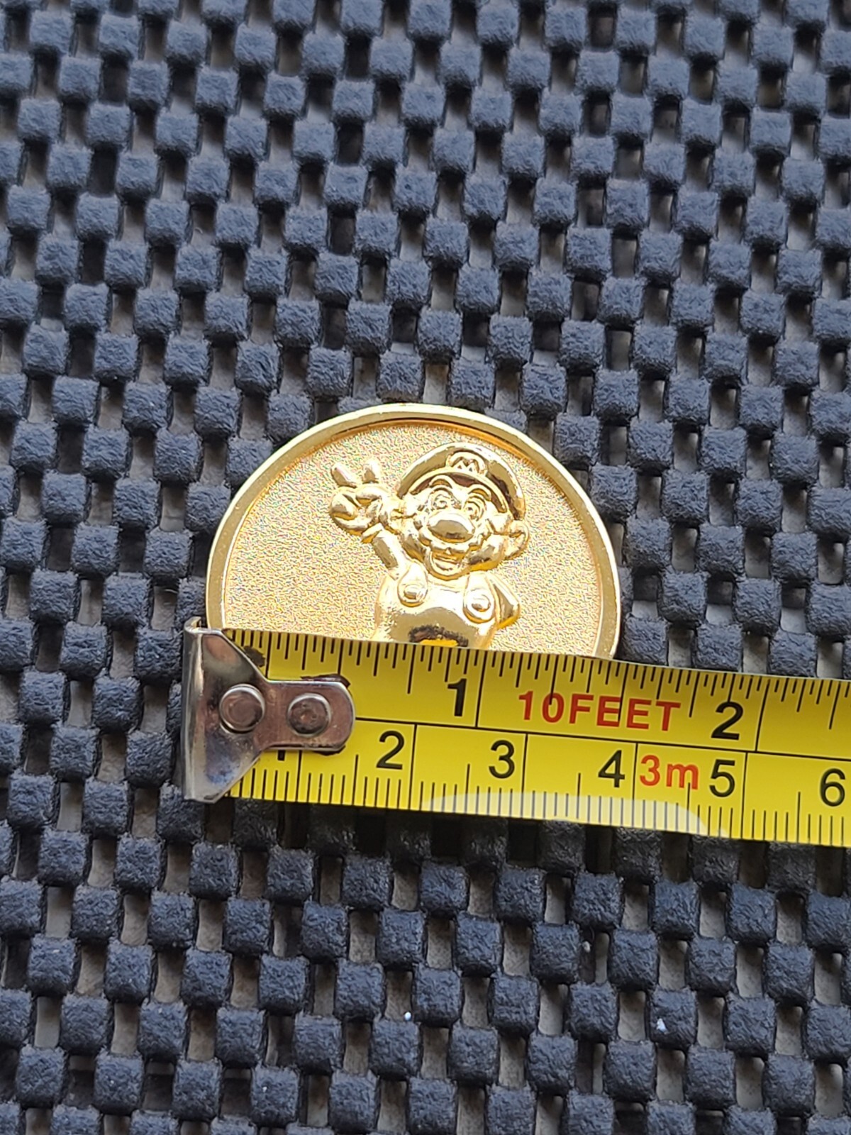 Super Mario Gold Coin Medal Video Game 10th Anniversary Rare Promo SNES N64 GBA