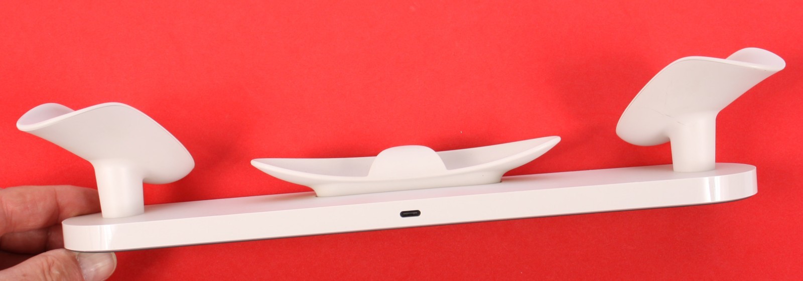 Genuine Meta Quest 3 Charging Dock W7Z with Rechargeable Batteries – White