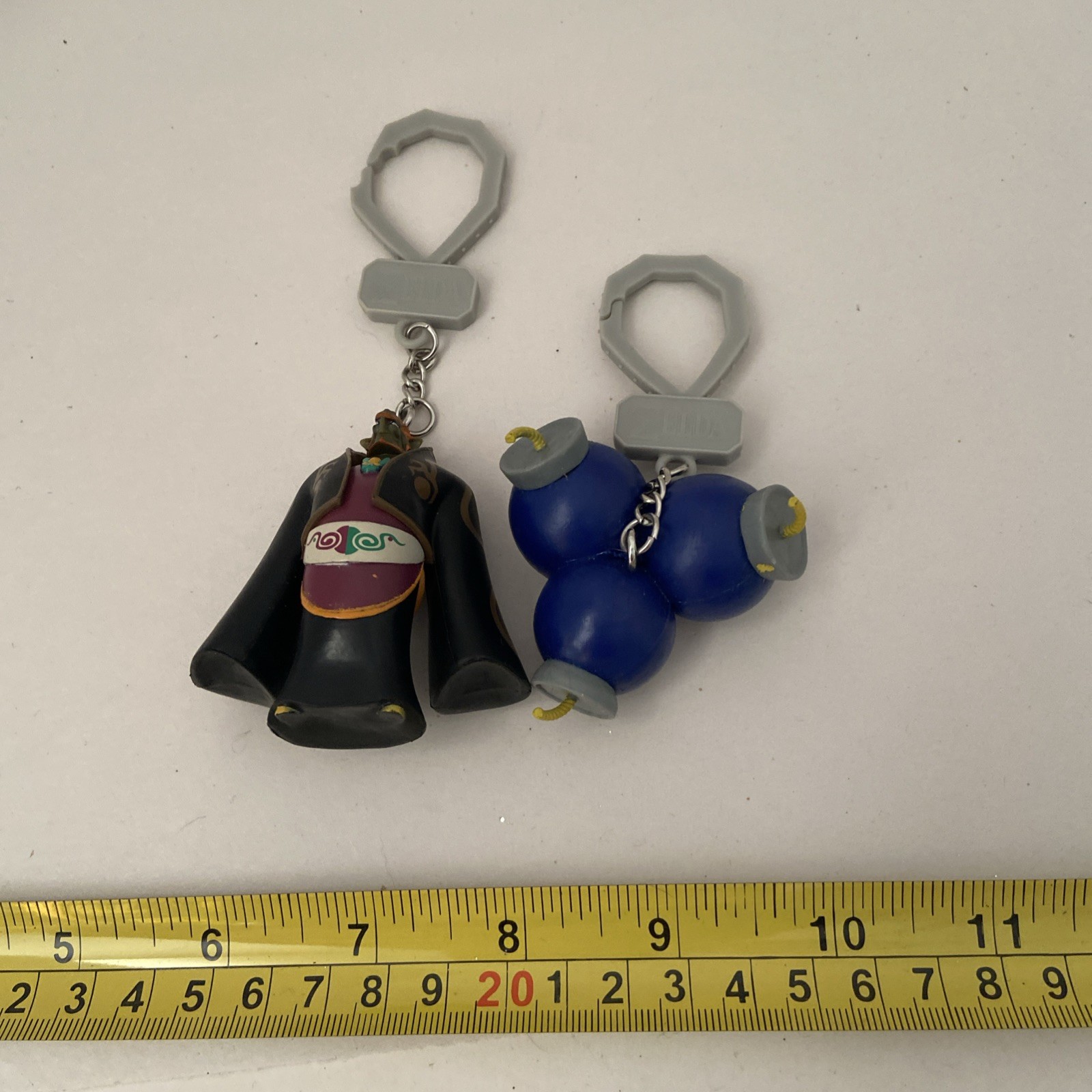 The Legend of Zelda Hang Tag Bag Backpack Clip Keychain Purse Charm Lot 2 Assort