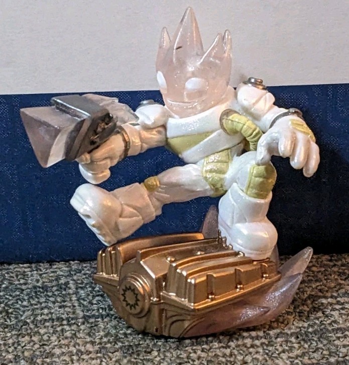 Skylanders Lot 4 Full Figures, 2 Swap Force Half Body Parts