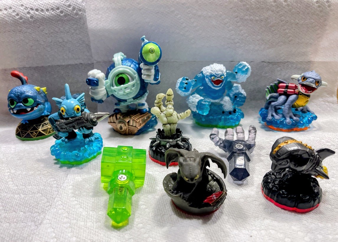 Activision Skylanders Spyro’s Adventure Figure Lot – Lot of 10 figures