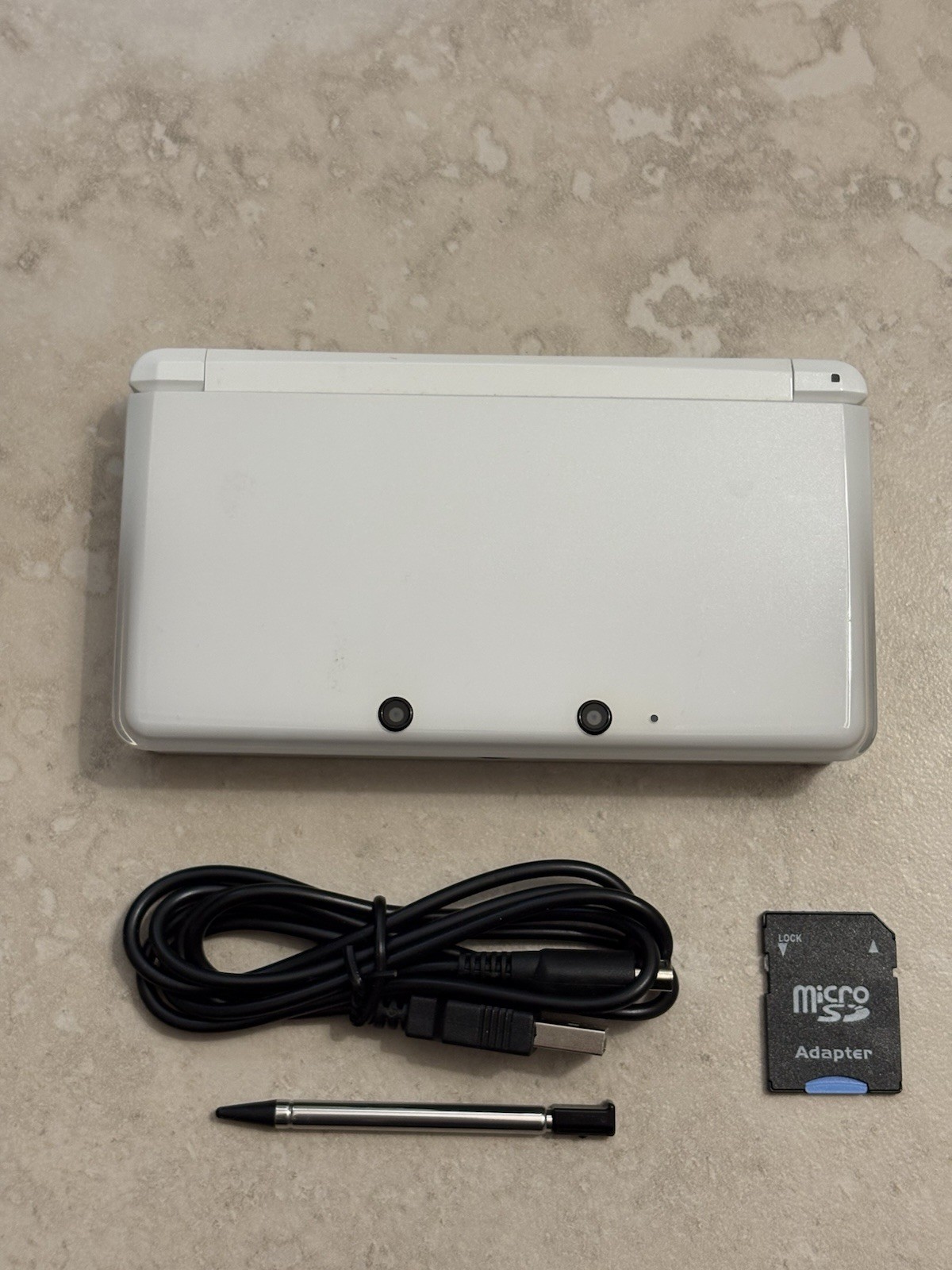 Nintendo 3DS Console White Edition With Charger US SELLER New Top Screen