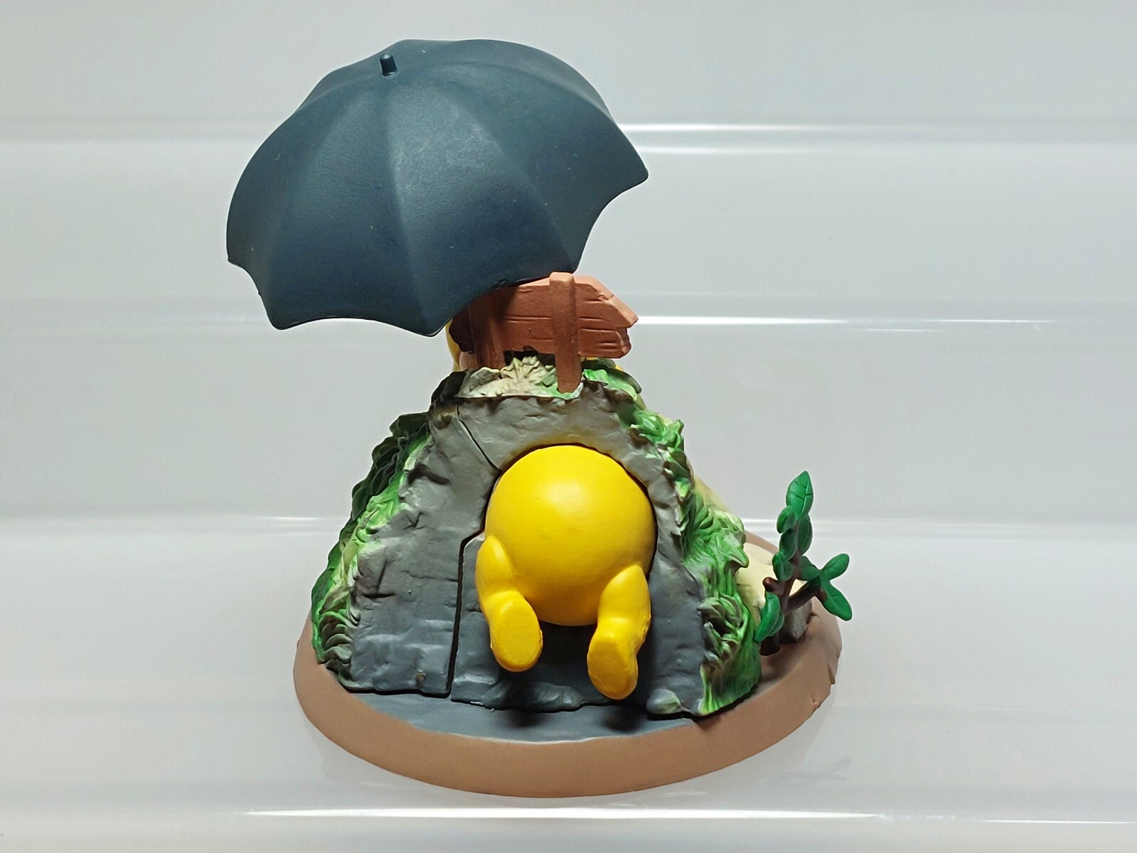 Disney Cinemagic Paradise Primo R Winnie-the-Pooh Christopher Robin Figure 2.6in