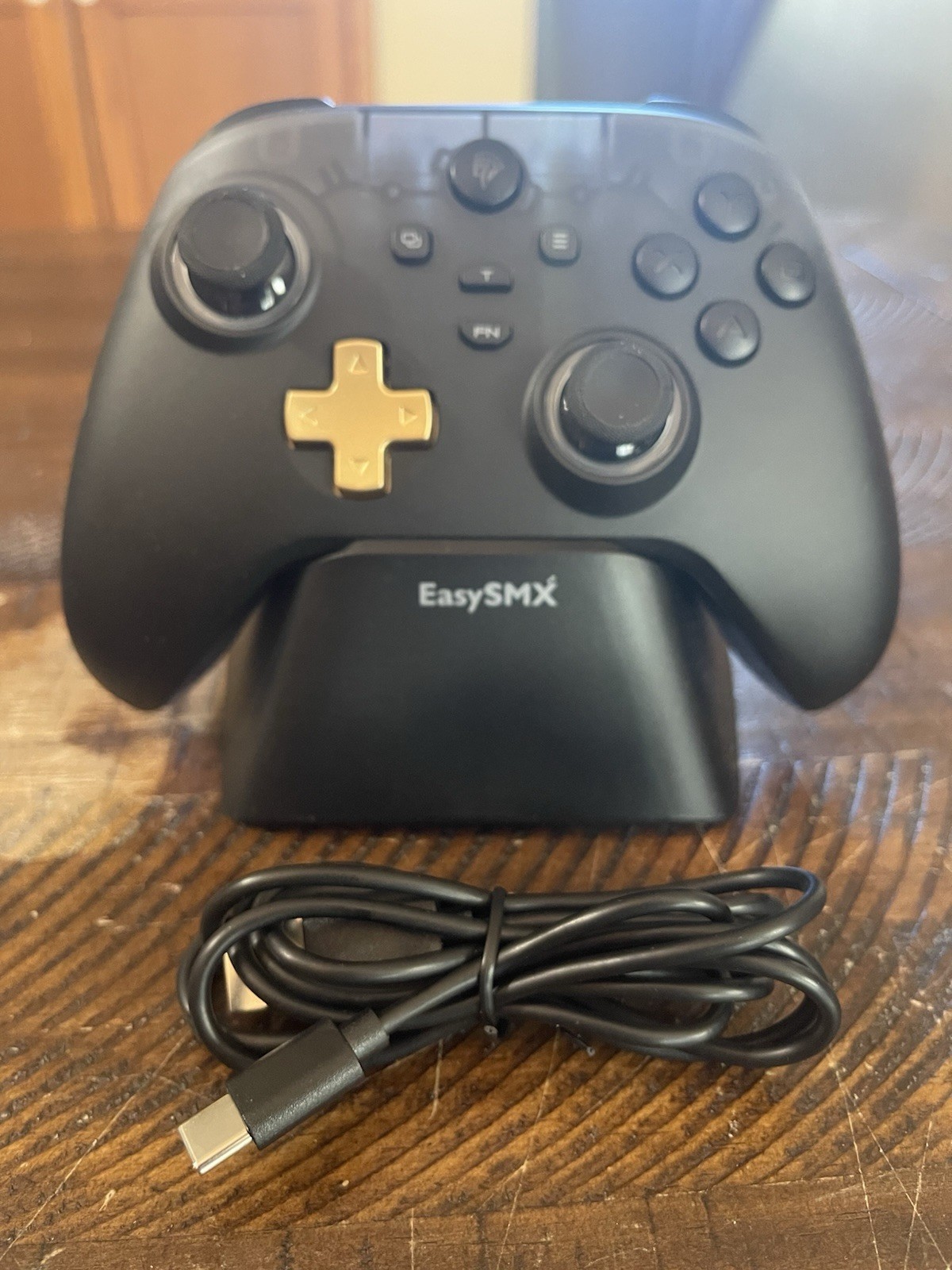New EasySMX D05 Multi-Platform Gaming Controller With Charging Dock – Black