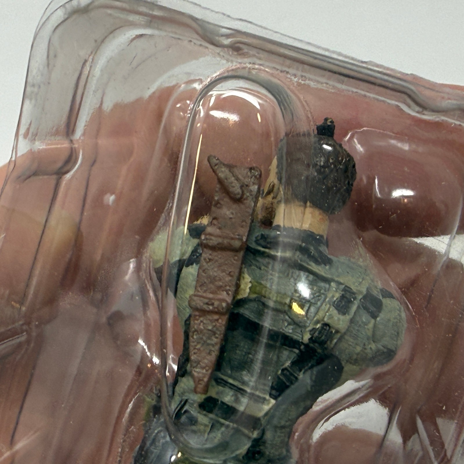 Resident Evil 5 Collector’s Edition 3″ Chris Redfield Action Figure *BROKEN* 7g