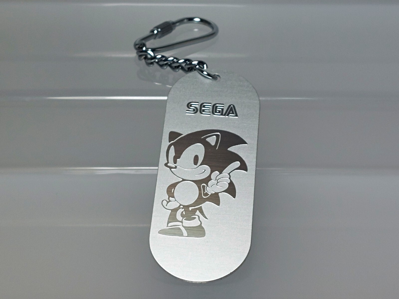 Sonic the Hedgehog Metal Keychain SEGA Japan F04 3.2in