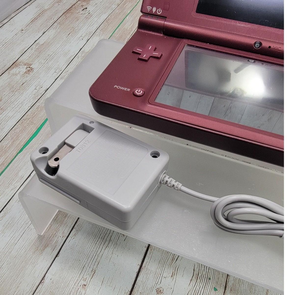 Nintendo DSi XL Burgundy Handheld Console Touchscreen 256MB NTSC-U/C (USA)