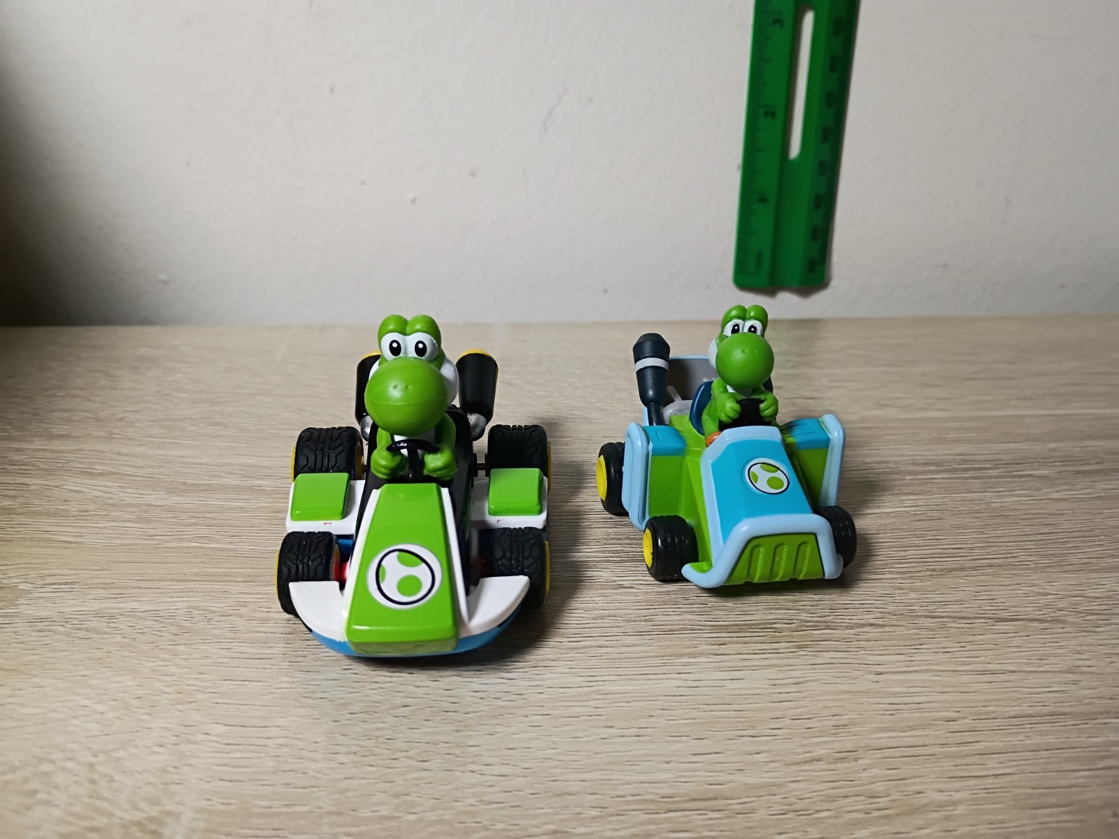 4-PK SUPER MARIO KART Carrera Pull-Back Racers 3″ Lot Yoshi Luigi Mario Jakks